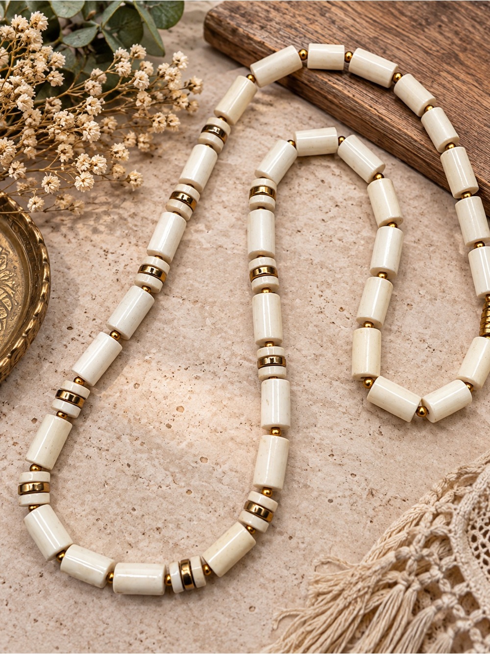 Vintage-Style Ivory & Gold-Tone Beaded Necklace – 28”. (BN2 po)